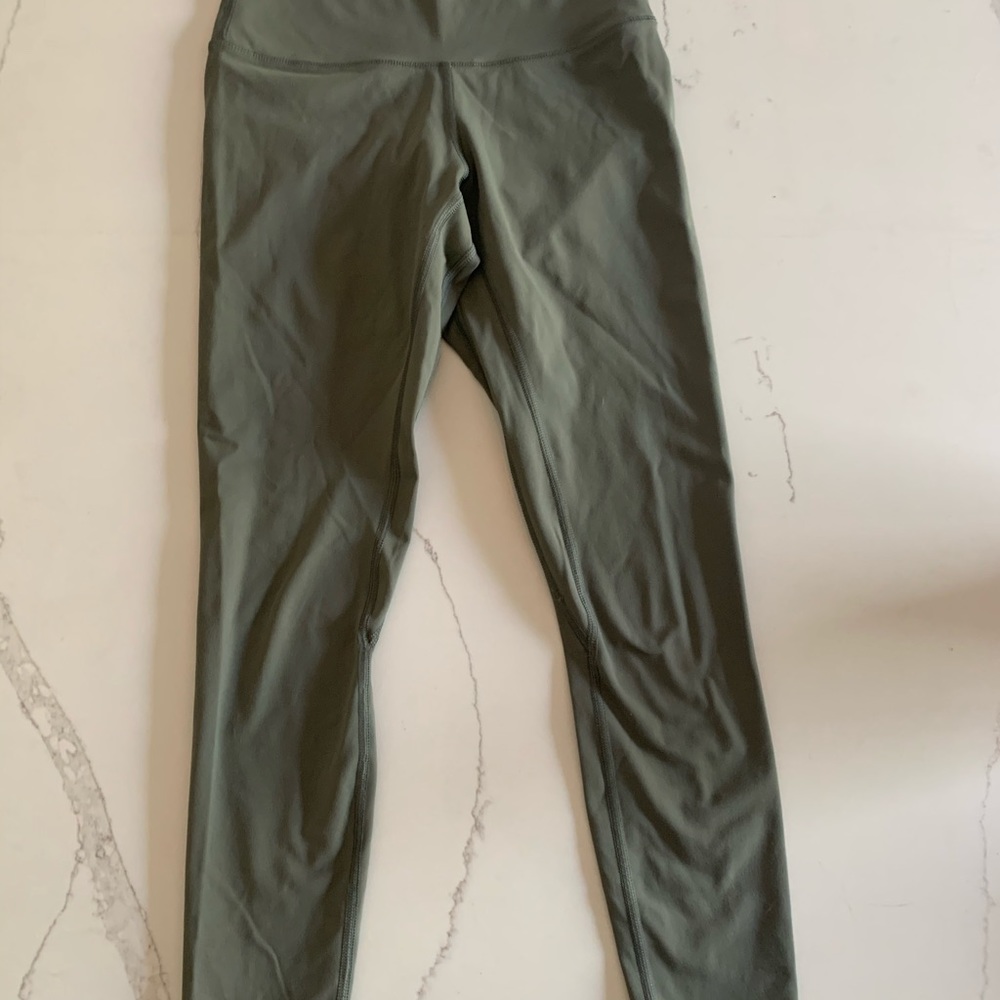 Lululemon leggings.  Calf length
